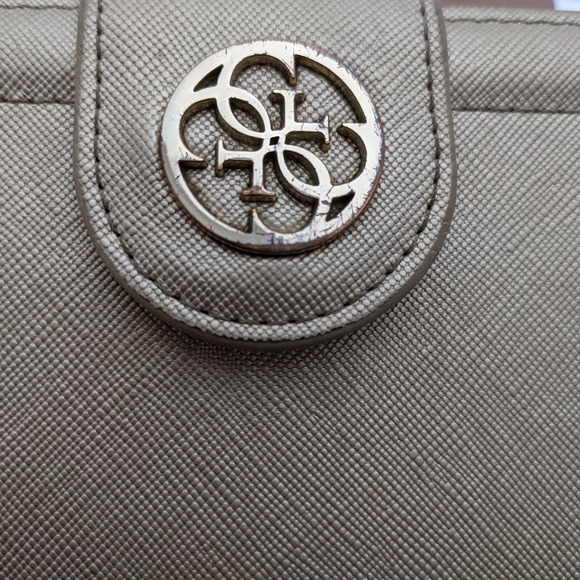Guess wallet - Picture 4 of 5